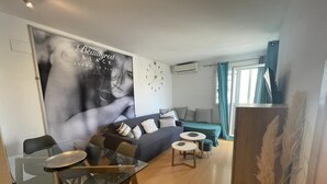 Dining - Charming Apt with Pool, 360º Terrace, Near Beach & Town - Sleeps 4, A/C, Elevator (Roses)
