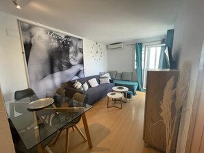 Dining - Charming Apt with Pool, 360º Terrace, Near Beach & Town - Sleeps 4, A/C, Elevator (Roses)