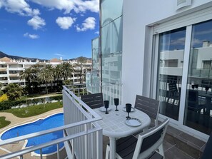 Outdoor dining - Charming Apt with Pool, 360º Terrace, Near Beach & Town - Sleeps 4, A/C, Elevator (Roses)