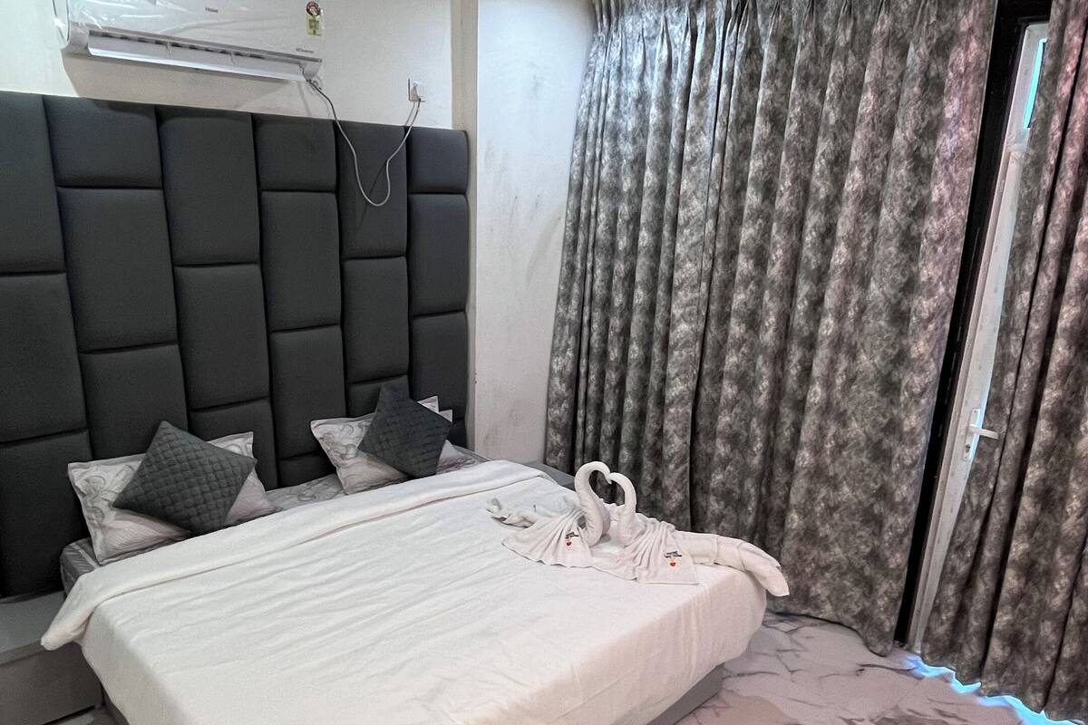 Iron/ironing board, WiFi (free), individually decorated