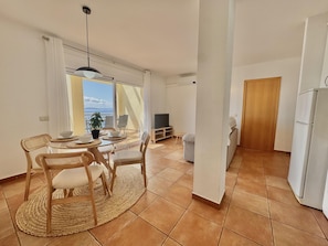 Dining - Apartment in Roses with pool, WiFi, air conditioning, and parking, close to beach (Roses)