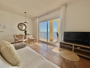 Interior - Apartment in Roses with pool, WiFi, air conditioning, and parking, close to beach (Roses)