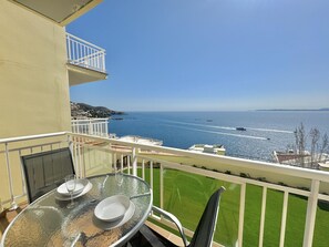 Outdoor dining - Apartment with terrace near the beach in Roses (Roses)