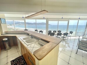 Interior - Beautiful 3-bedroom apartment with AC, parking, and Wifi in Roses (Roses)