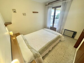 2 bedrooms