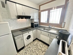 Frigorifero, microonde, forno, lavastoviglie