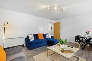 Smart TV - 
2-Bed City Apartment Near Motorpoint Arena| Free Parking🚗 (Nottingham)