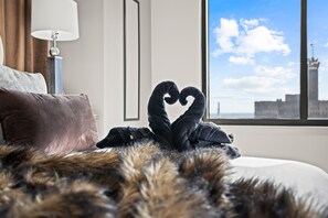 1 slaapkamer, een bureau, een strijkplank/strijkijzer, wifi
