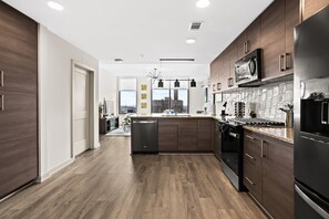 Fridge, microwave, oven, stovetop - 20th-Floor Executive Luxury | Atlantan Haven w/ Views (Atlanta)