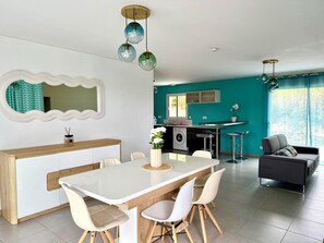 Dining - Caporizon-Villa Aubepines (Coulounieix-Chamiers)
