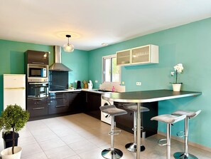 Private kitchen - Caporizon-Villa Aubepines (Coulounieix-Chamiers)