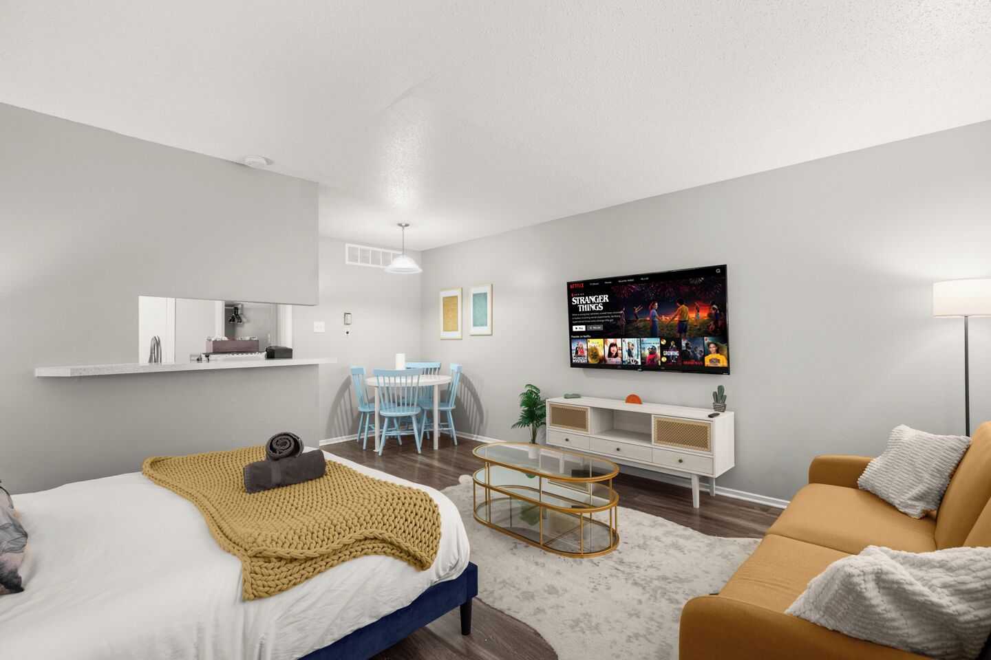 1 chambre, fer et planche à repasser, accès à Internet, literie fournie