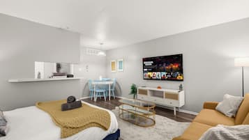 1 bedroom, iron/ironing board, internet, bed sheets