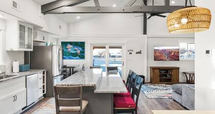 Cozy 1-bedroom house on 5 acres, in beautiful rural Menan, with AC and heat.