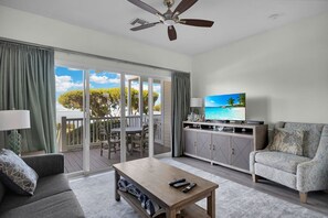 TV, DVD player - Duck Key Townhome on open Water (Duck Key)