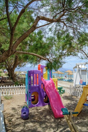 Children’s area - Seafront Paradise with sand Yard 10 m. from Beach! (GW92+M4 Platanias, Greece)