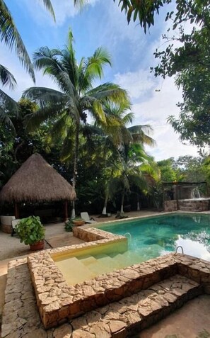 Outdoor pool, sun loungers - Finca Oz (Homún)