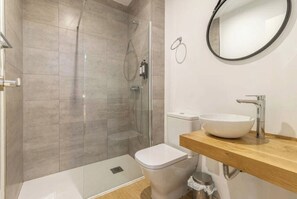Towels, soap, toilet paper - Summer apartment in the heart of Jerez -perfect for July/August, German no problem (Jerez de la Frontera)