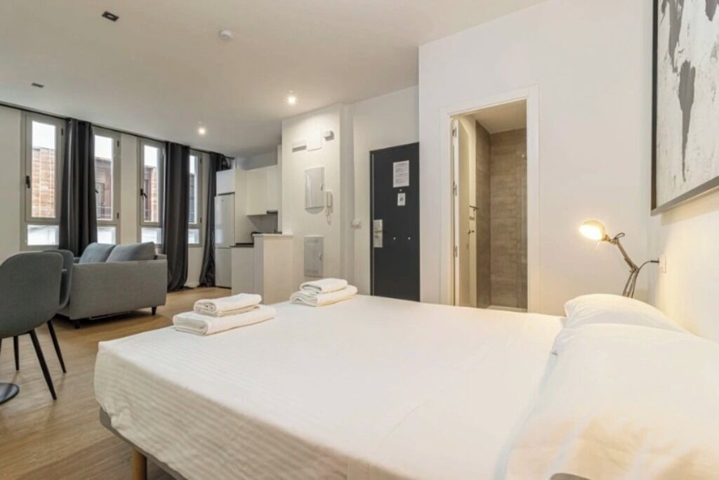 1 camera, ferro/asse da stiro, Wi-Fi, lenzuola