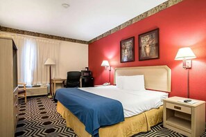 Desk, laptop workspace, free WiFi - Relax Inn & Suites (Kentland)