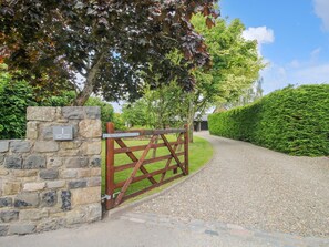 Property grounds - 1 Clarkes Lane (Oswestry)