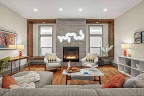 Living area - Caballero House (Seattle)