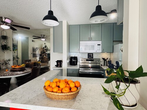 Peaceful 2-bedroom condo with AC  & EV Charger in charming Santee