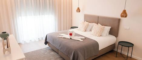 熨斗/熨衫板、可攜式嬰兒床、免費 Wi-Fi、床單