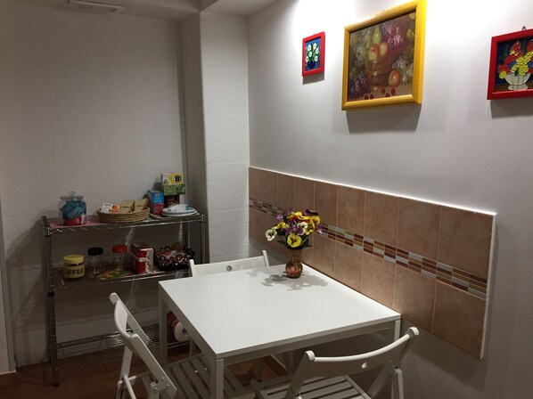 Apartment | Dapur peribadi | Peti sejuk, ketuhar gelombang mikro, dapur 