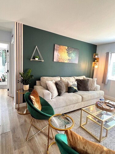 2 Homes in 1 for an Epic Escape! Perfect for Big Families & Group Getaways