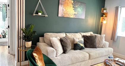 2 Homes in 1 for an Epic Escape! Perfect for Big Families & Group Getaways