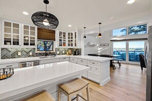Private kitchen - 5 Bedroom Lake House w/ Incredible View and Private Dock on the water (Granbury)