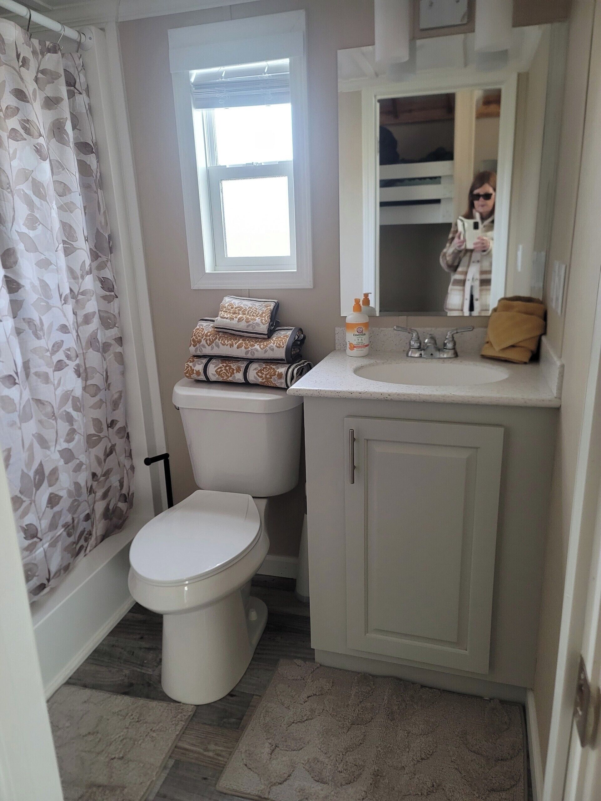 淋浴設備、提供毛巾、廁紙