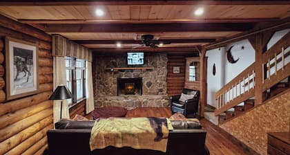 Beaver Creek Cabin in Knoxville: Kick Back Or Kayak