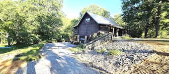 Beaver Creek Cabin in Knoxville: Kick Back Or Kayak