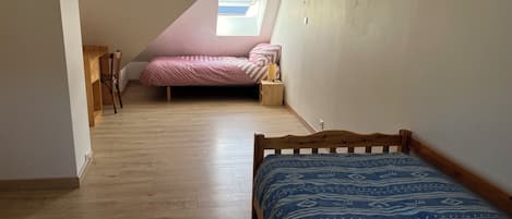 2 bedrooms, WiFi, bed sheets