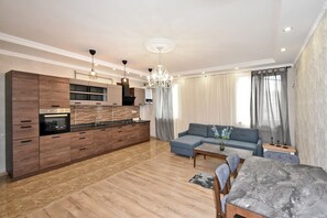 Living area - Cozy 2-bedroom apartment in pleasant Yerevan with AC (Yerevan)