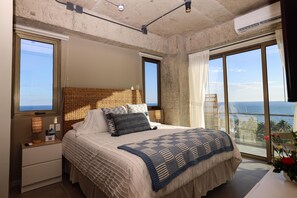 2 chambres, coffres-forts dans les chambres, bureau