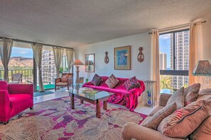 TV - Waikiki 2 bd - 2 blocks from the beach (Honolulu)