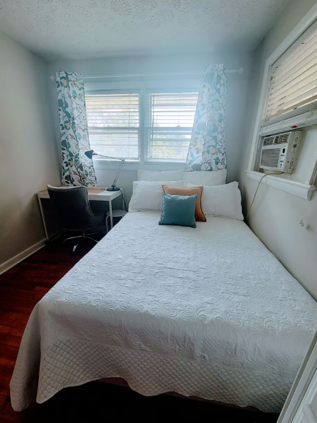 2 chambres, bureau, Wi-Fi gratuit, draps fournis