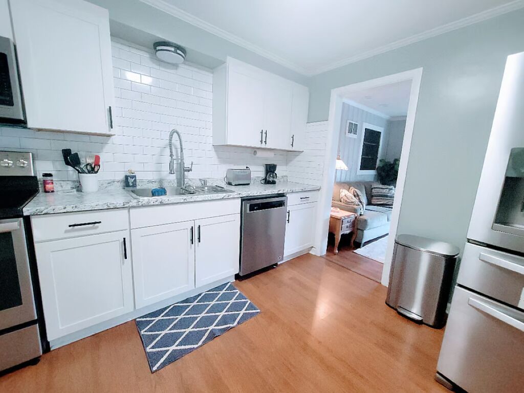 Geladeira, micro-ondas, fogão, cooktop