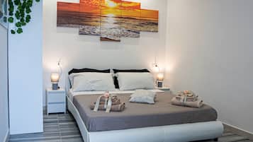 Junior-Suite, Meerblick | Zimmersafe, Schreibtisch, schallisolierte Zimmer, kostenloses WLAN