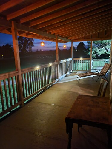 Cozy & Spacious 5-bedroom cabin in Chancellor just minutes from Sioux Falls.