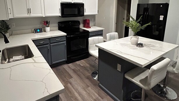 Private kitchen - Avondale Retreat with Pool near Stadium, Top Golf and Spring Training (Avondale)