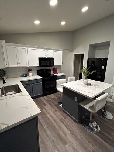 Avondale Retreat with Pool near Stadium, Top Golf and Spring Training