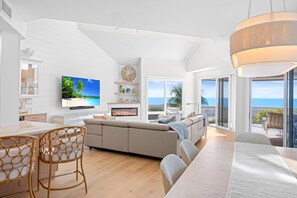 TV - A Captiva Island Luxury Estate With Panoramic Gulf Views and Private Oasis (Captiva)