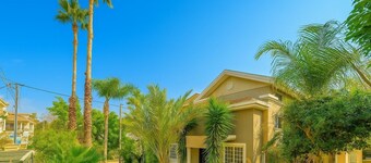 Spacious 6-bedroom villa with jacuzzi & heated pool in Rishon LeZion