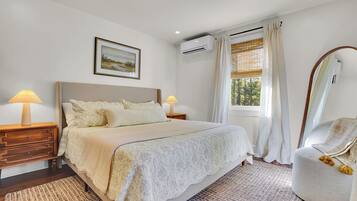 10 bedrooms, iron/ironing board, WiFi, bed sheets