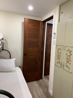 3 soverom, strykejern/-brett, wi-fi og sengetøy