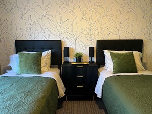 3 bedrooms, desk, iron/ironing board, free WiFi